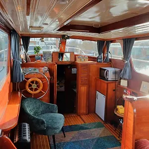 https://motorjacht-flint.ihotelsrotterdam.com